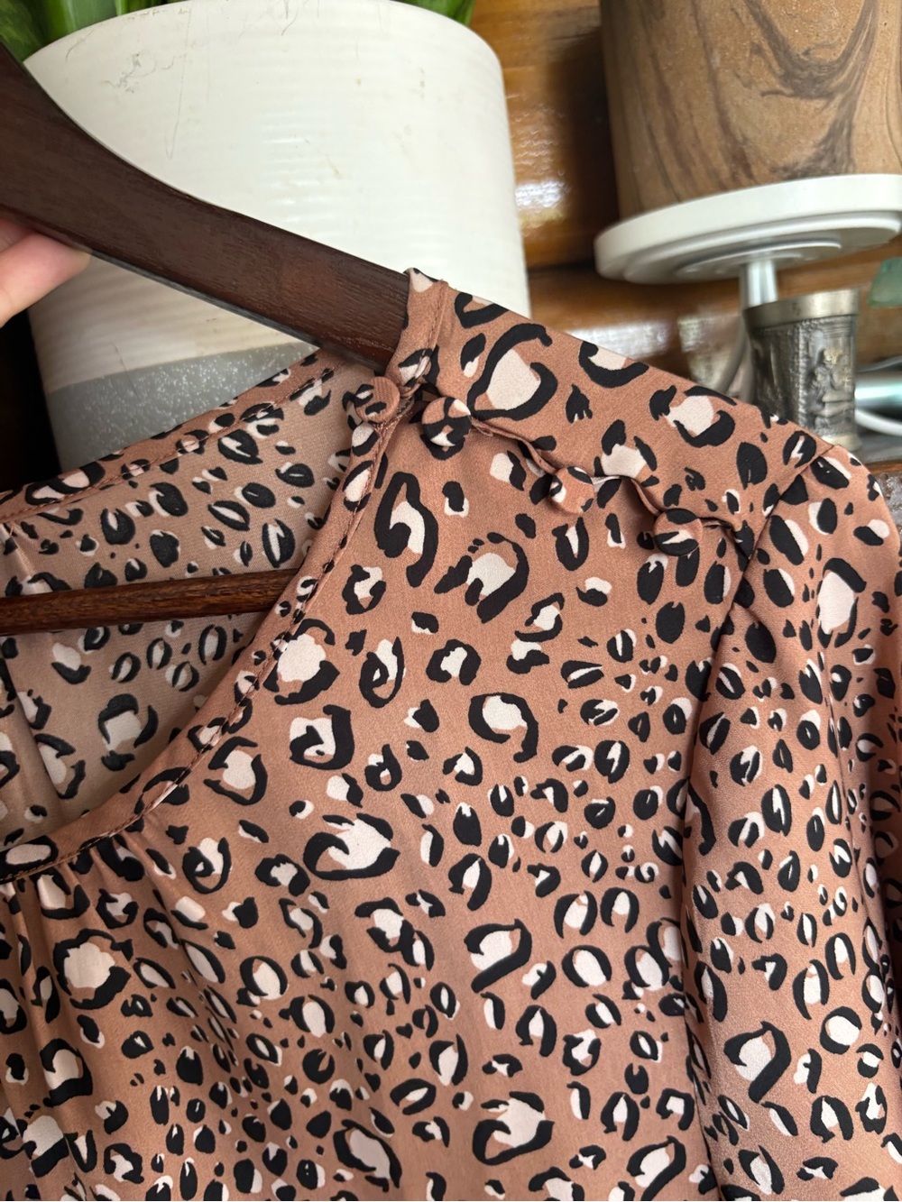 Le Château Leopard Print Blouse Size XXL - Picture 5 of 7